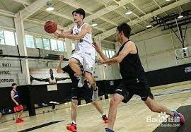 东契奇三节豪取40分末节仅得2分 湖人防守失灵遭遇苦战