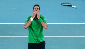 记者：今年是浙江队的过渡赛季，明年球队将重新组建