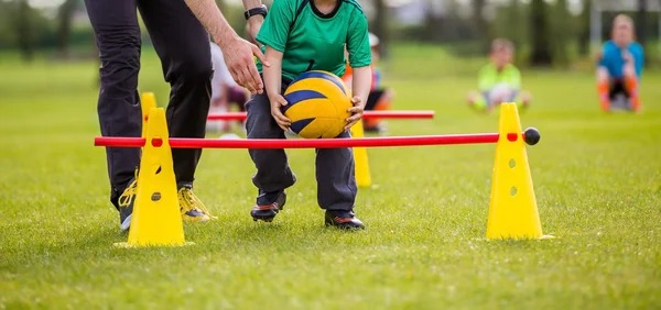 如何利用对手的恐惧感在河牌圈将其“偷”走？（利用对手的恐惧，在河牌圈偷下底池）